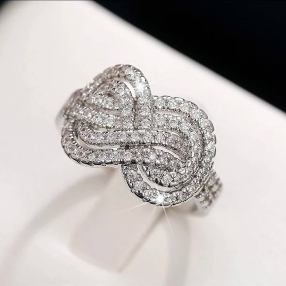 Stylish Twist Design Ring - Picture 4 of 4